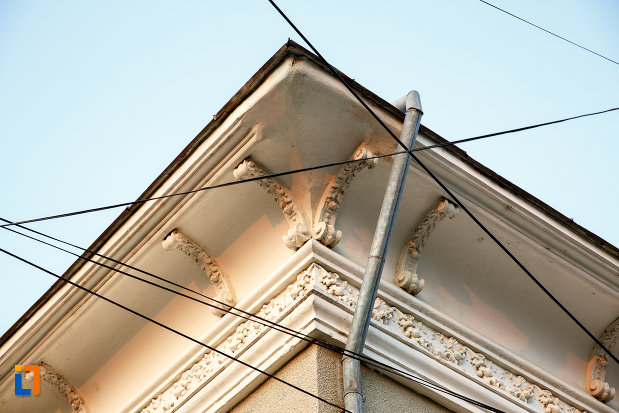 detalii-arhitecturale-de-la-casa-zarzara-palatul-copiilor-din-alexandria-judetul-teleorman.jpg