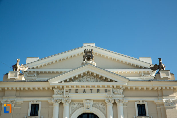 detalii-arhitecturale-de-la-teatrul-din-drobeta-turnu-severin-judetul-mehedinti.jpg
