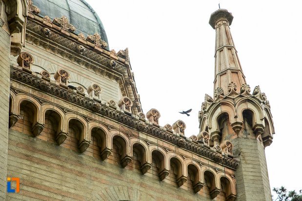 detalii-arhitecturale-mausoleul-familiei-filisanu-din-filiasi-judetul-dolj.jpg