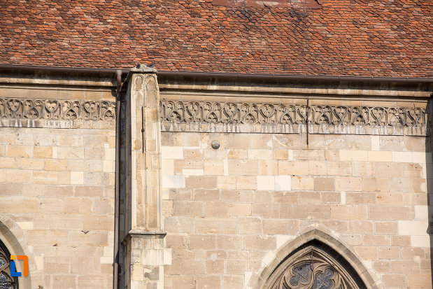 detalii-de-pe-biserica-sfantul-mihail-din-cluj-napoca-judetul-cluj.jpg