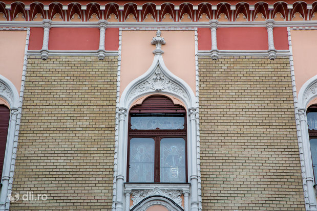 detalii-de-pe-patriarhia-romana-episcopia-ortodoxa-romana-a-oradei-palatul-rimanoczy-junior-din-oradea-judetul-bihor.jpg