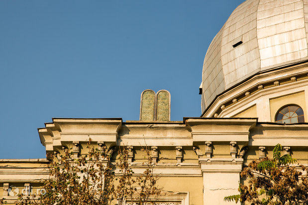 detalii-de-pe-sinagoga-bd-independentei-din-oradea.jpg