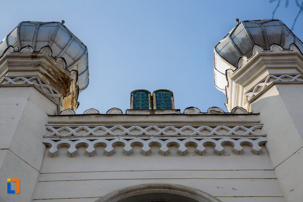 detalii-de-pe-sinagoga-neologa-din-cluj-napoca-judetul-cluj.jpg