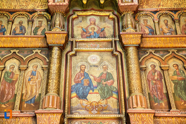 detalii-din-biserica-sf-apostoli-si-sf-gheorghe-din-caracal-judetul-olt.jpg