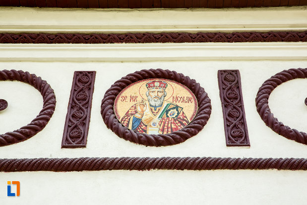 detalii-ornamentale-de-la-biserica-sf-nicolae-din-slatina-judetul-olt.jpg