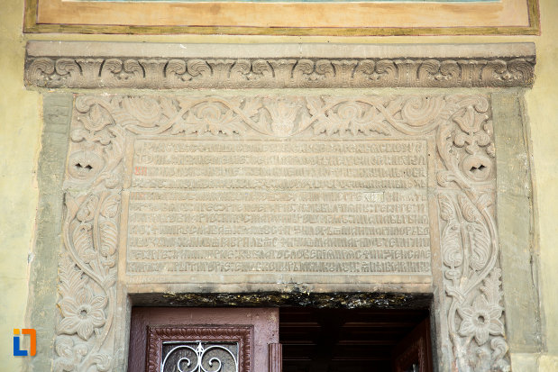 detalii-ornamentale-de-la-biserica-sf-voievozi-din-targu-jiu-judetul-gorj.jpg