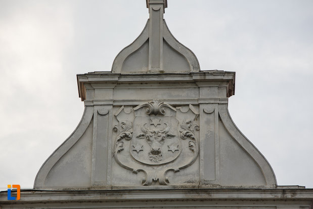 detalii-ornamentale-de-la-cladirea-administrativa-a-orasului-azi-prefectura-si-consiliul-judetean-suceava.jpg