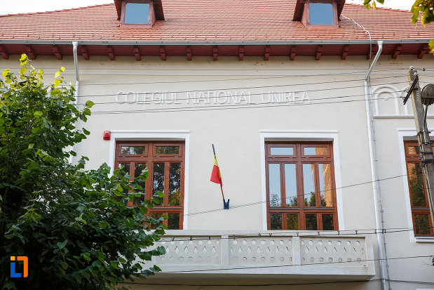 detalii-ornamentale-de-la-colegiul-national-unirea-din-turnu-magurele-judetul-teleorman.jpg