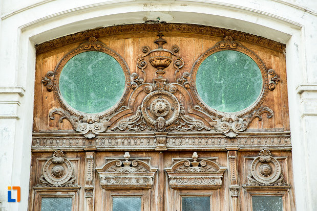 detaliile-usii-de-la-casa-bals-din-galati-judetul-galati.jpg