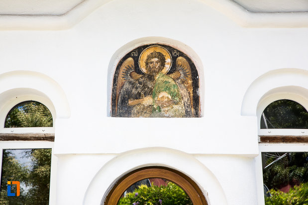 detaliu-de-la-biserica-taierea-capului-sf-ioan-botezatorul-din-targoviste-judetul-dambovita.jpg