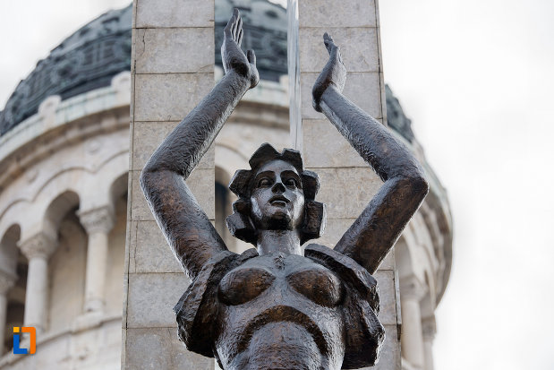 detaliu-de-la-monumentul-glorie-ostasului-roman-din-cluj-napoca-judetul-cluj.jpg