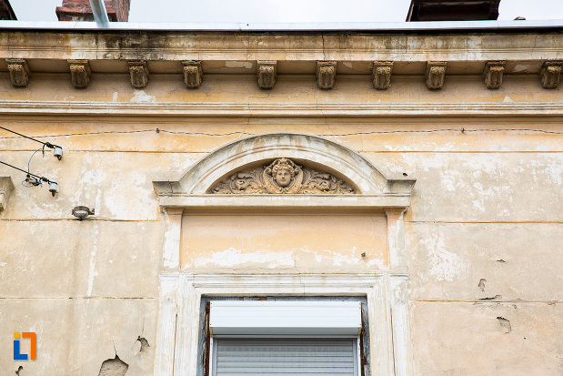 detaliu-ornamental-de-pe-casa-iancu-marinescu-din-giurgiu-judetul-giurgiu.jpg