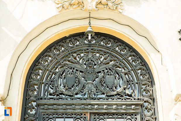 detaliu-ornamental-primaria-din-craiova-judetul-dolj.jpg