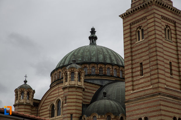 domul-central-de-la-catedrala-mitropolitana-sf-treime-din-sibiu-judetul-sibiu.jpg