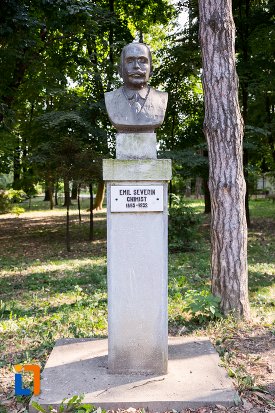 emil-severin-grupul-statuar-din-parcul-mihai-eminescu-din-botosani-judetul-botosani.jpg