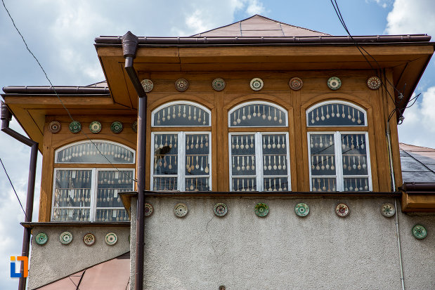 etajul-de-la-muzeul-lingurilor-ion-tugui-din-campulung-moldovenesc-judetul-suceava.jpg