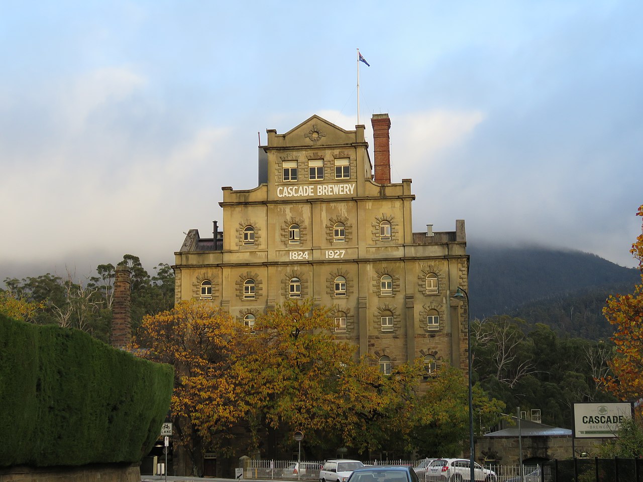 fabrica de bere Cascades Female