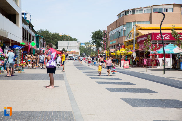 faleza-din-statiunea-mamaia-judetul-constanta.jpg