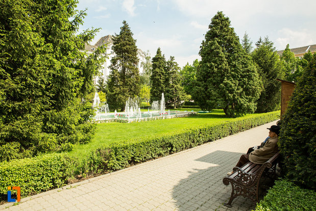 fantana-din-english-park-din-craiova-judetul-dolj.jpg