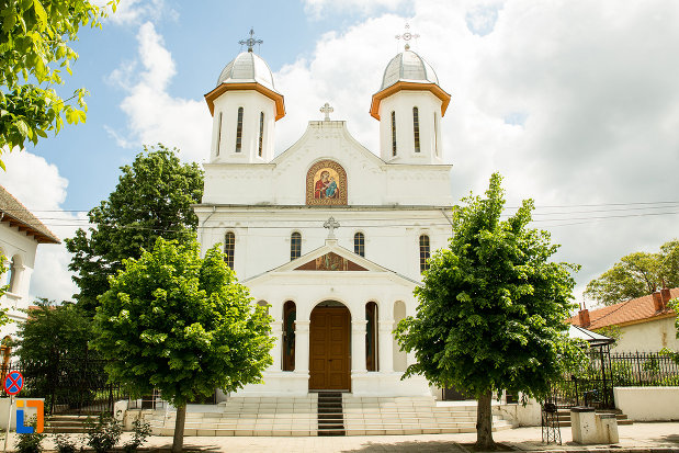 fatada-de-la-biserica-adormirea-maicii-domnului-din-calafat-judetul-dolj.jpg