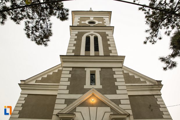 fatada-de-la-biserica-reformata-din-ocna-mures-judetul-alba.jpg