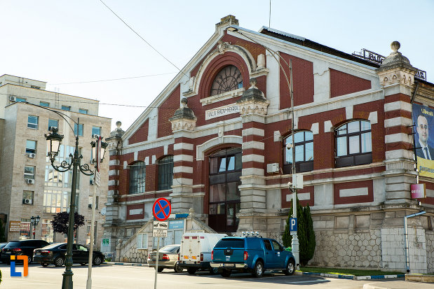 fatada-de-la-hala-radu-negru-din-drobeta-turnu-severin-judetul-mehedinti.jpg