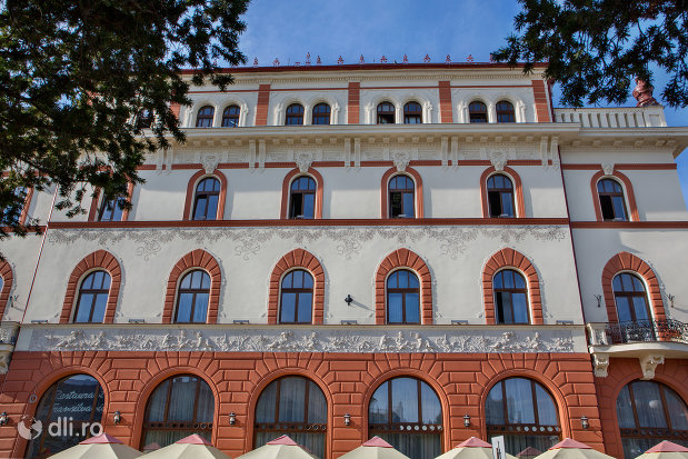 fatada-de-la-hotel-transilvania-fosta-panonnia-din-oradea-judetul-bihor.jpg