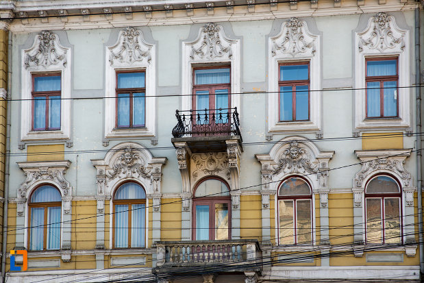 fatada-de-la-palatul-elian-din-cluj-napoca-judetul-cluj.jpg