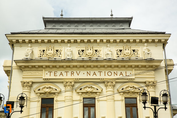 fatada-de-la-teatrul-national-din-caracal-judetul-olt.jpg