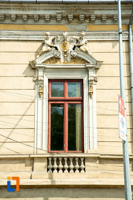 fereastra-de-la-casa-monument-istoric-din-drobeta-turnu-severin-judetul-mehedinti.jpg