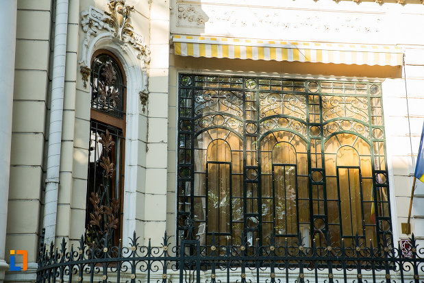 ferestre-de-la-casa-de-pe-str-domneasca-nr-70-din-galati-judetul-galati.jpg
