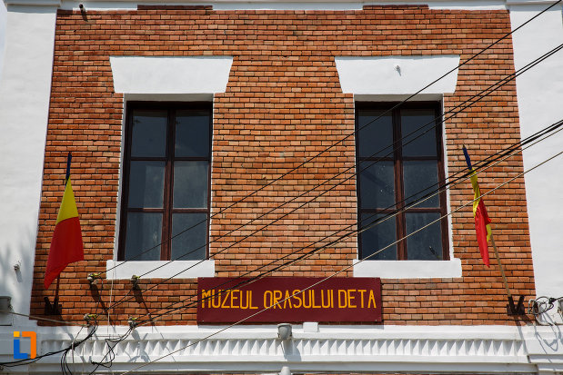 ferestrele-de-la-muzeul-orasului-deta-judetul-timis.jpg