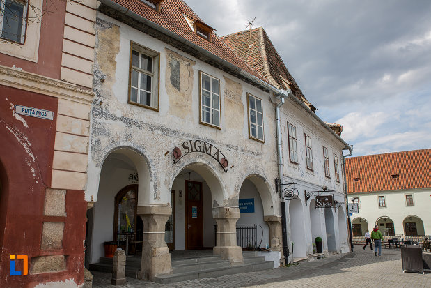 fosta-casa-a-asociatiei-meseriasilor-din-sibiu-judetul-sibiu-vazuta-din-lateral.jpg
