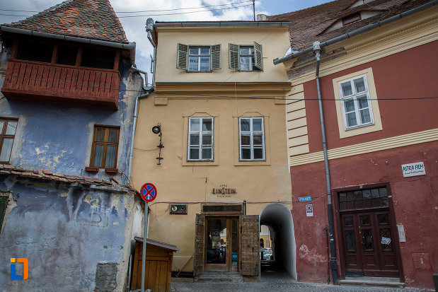 fosta-casa-a-asociatiei-meseriasilor-din-sibiu-judetul-sibiu-vazuta-din-spate.jpg