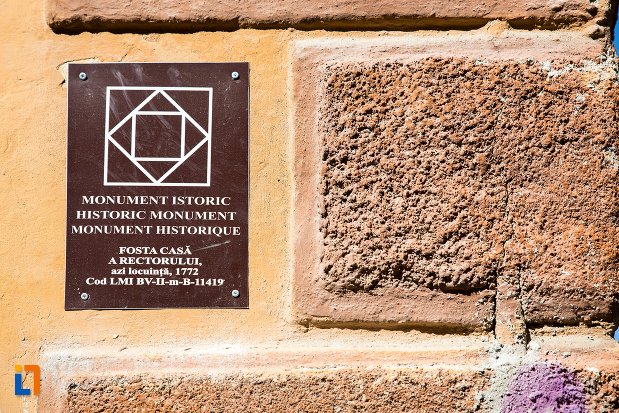 fosta-casa-a-rectoratului-azi-locuinta-din-brasov-judetul-brasov-monument-istoric.jpg