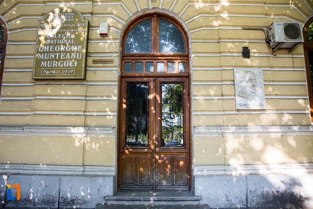 fostul-liceu-de-fete-azi-colegiul-national-gh-m-murgoci-din-braila-judetul-braila.jpg