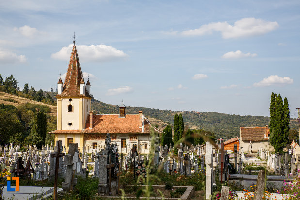 fotografie-cu-biserica-din-grui-nasterea-sf-ioan-botezatorul-1742-din-saliste-judetul-sibiu.jpg
