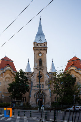 fotografie-cu-biserica-romano-catolica-sf-cruce-din-timisoara-judetul-timis.jpg