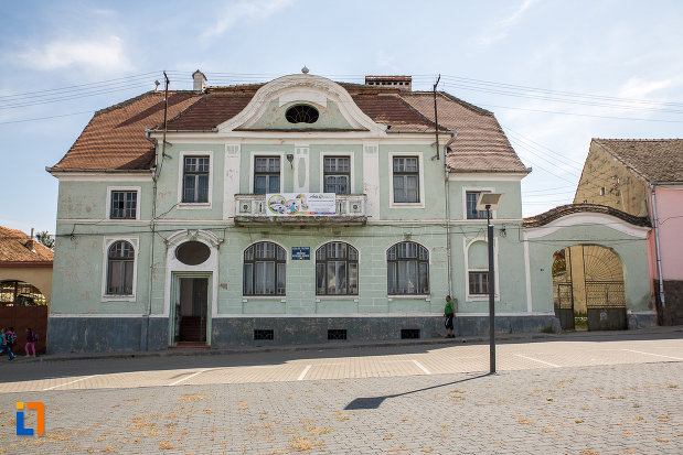 fotografie-cu-casa-de-cultura-din-miercurea-sibiului-judetul-sibiu.jpg