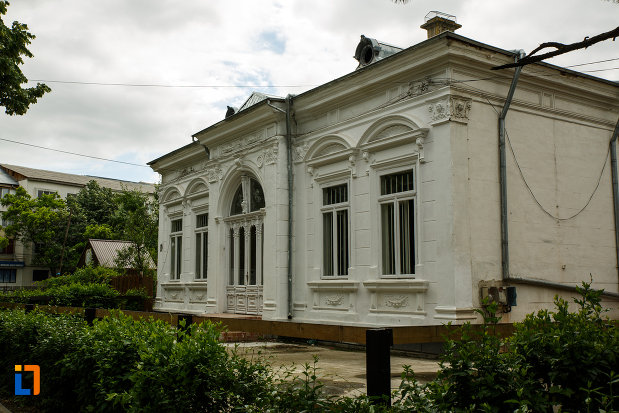 fotografie-cu-casa-leon-cracalia-din-focsani-judetul-vrancea.jpg