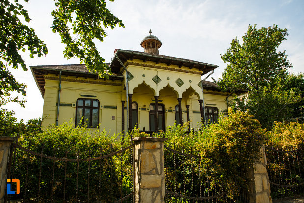 fotografie-cu-casa-pogorevici-din-odobesti-judetul-vrancea.jpg
