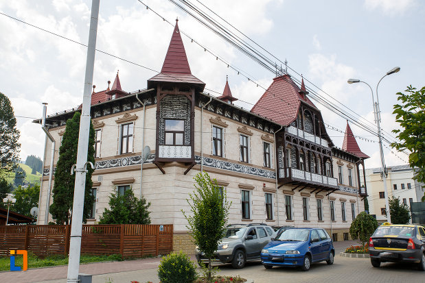 fotografie-cu-hotelul-carol-fosta-vila-1-1896-din-vatra-dornei-judetul-suceava.jpg