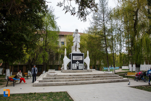 fotografie-cu-monumentul-minerilor-din-vulcan-judetul-hunedoara.jpg