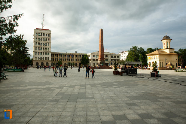 fotografie-cu-piata-unirii-din-focsani-judetul-vrancea.jpg