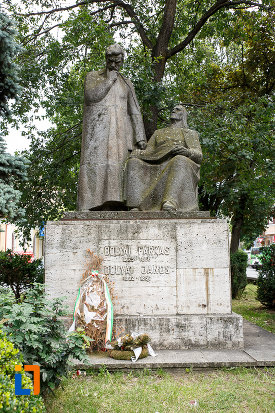 fotografie-cu-statuia-lui-bolyai-farkas-si-bolyai-janos-din-targu-mures-judetul-mures.jpg