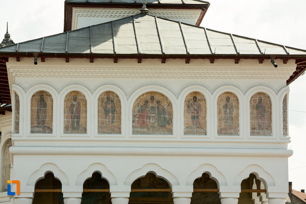 fotografie-realizata-la-biserica-sf-voievozi-din-targu-jiu-judetul-gorj.jpg