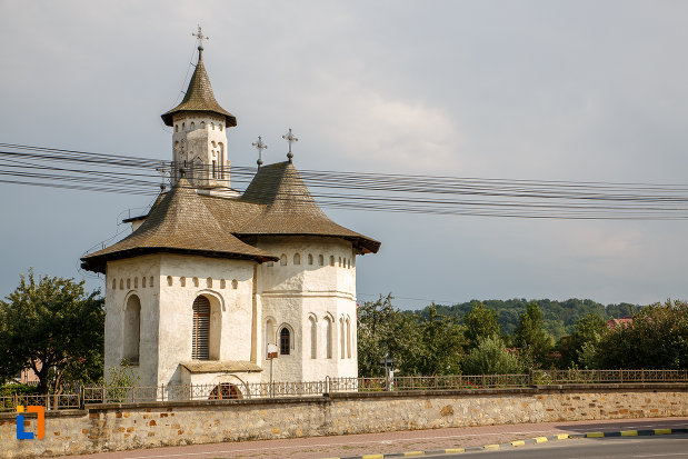 gardul-de-la-biserica-nasterea-sf-ioan-botezatorul-din-suceava-judetul-suceava.jpg