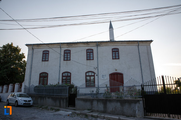 gardul-de-la-geamia-azizie-din-tulcea-judetul-tulcea.jpg