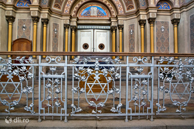 gardulet-din-sinagoga-bd-independentei-din-oradea.jpg