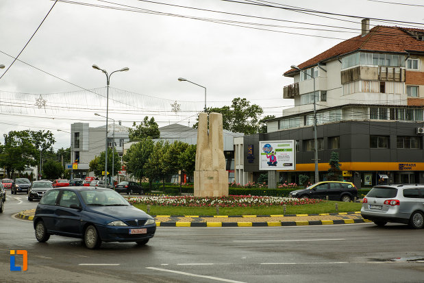 giratoriu-din-orasul-focsani-judetul-vrancea.jpg